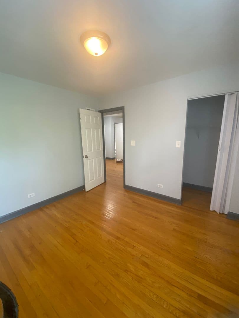 Chicago Apartment: 7314 N. Winchester Ave