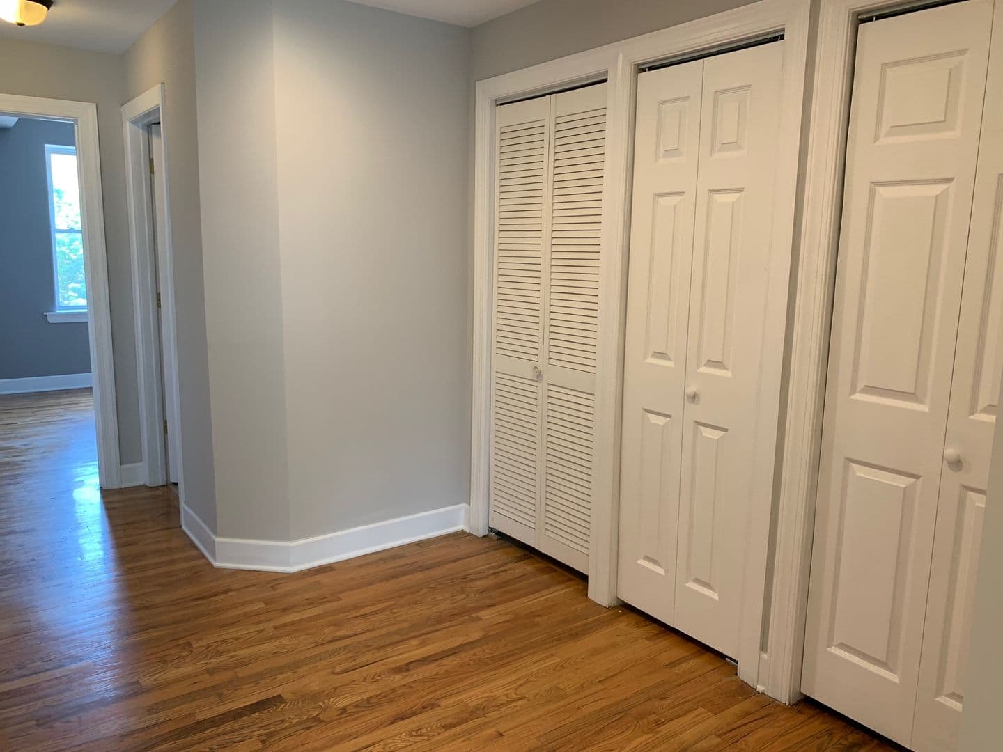 Chicago Apartment: 6154 N Oakley Ave