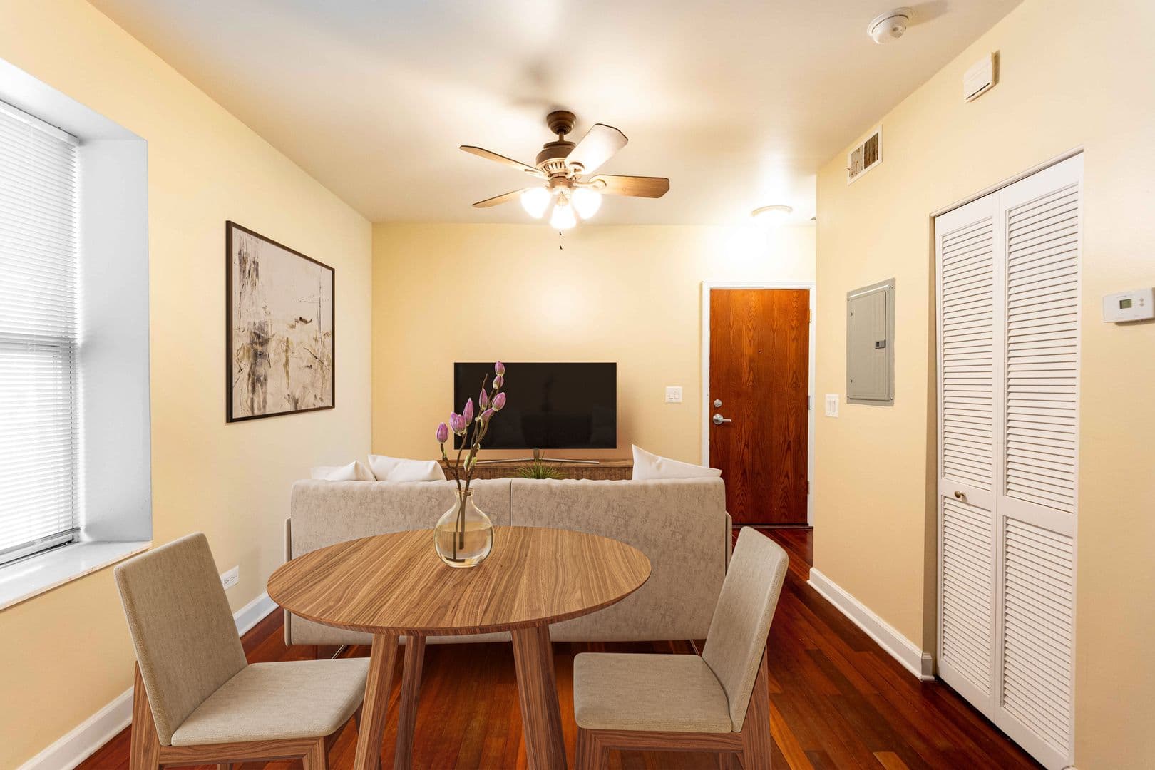 Chicago Apartment: 2321 N Oak Park Ave