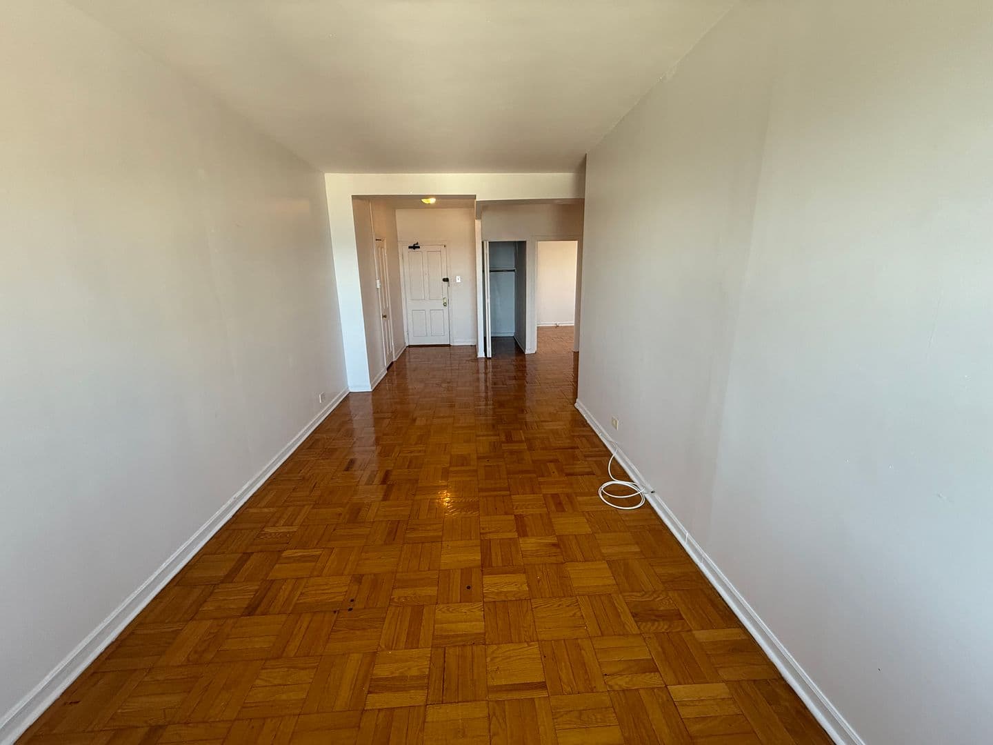Chicago Apartment: 6230 N Kenmore