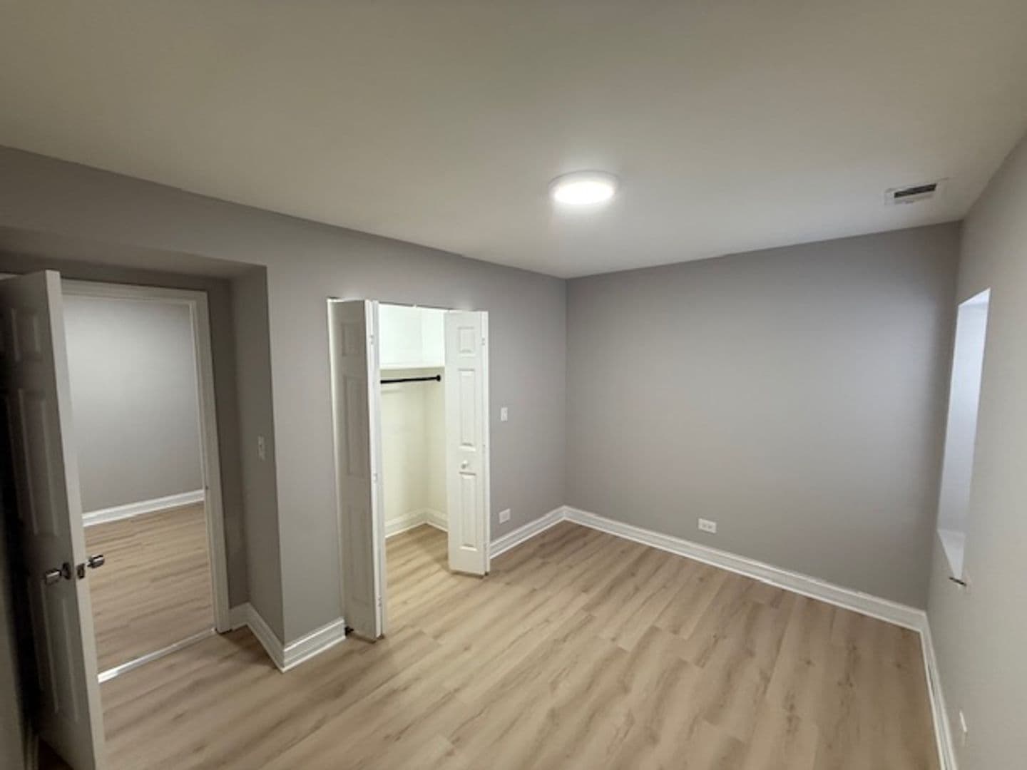 Chicago Apartment: 6442 N Hamilton