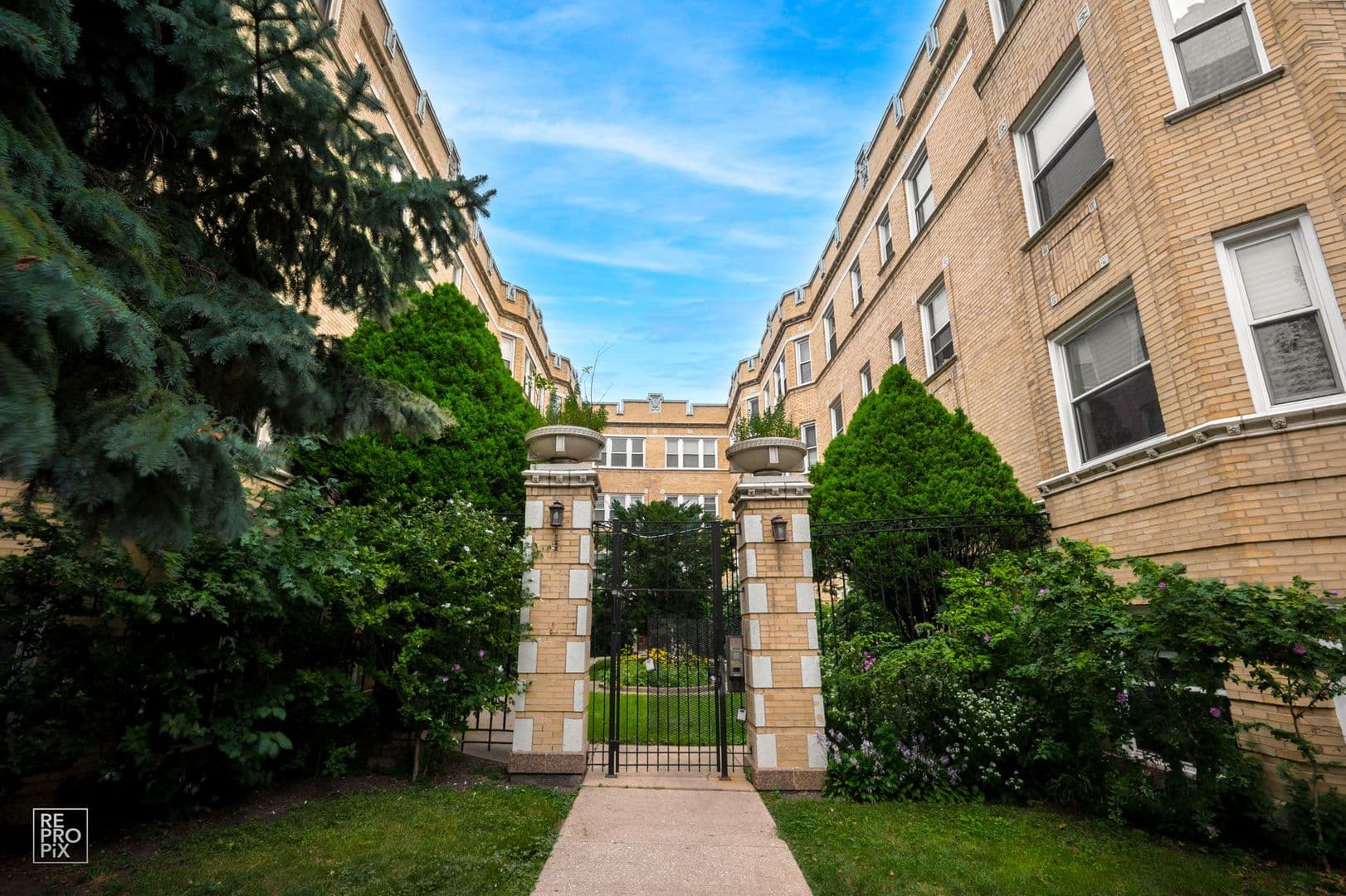 Chicago Apartment: 1436 W Thorndale Ave