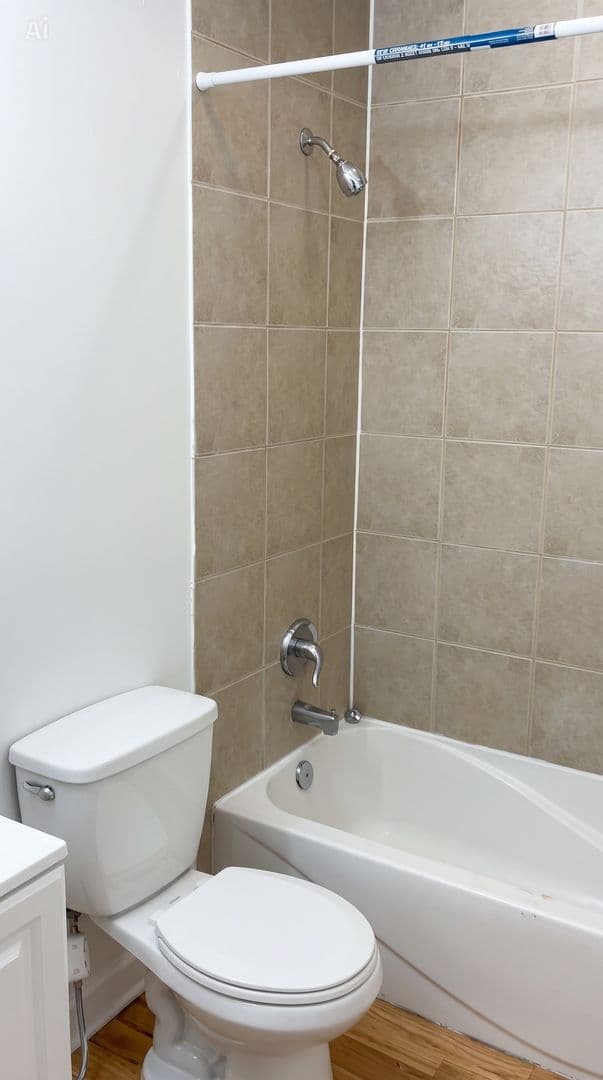 Chicago Apartment: 6154 N Oakley Ave