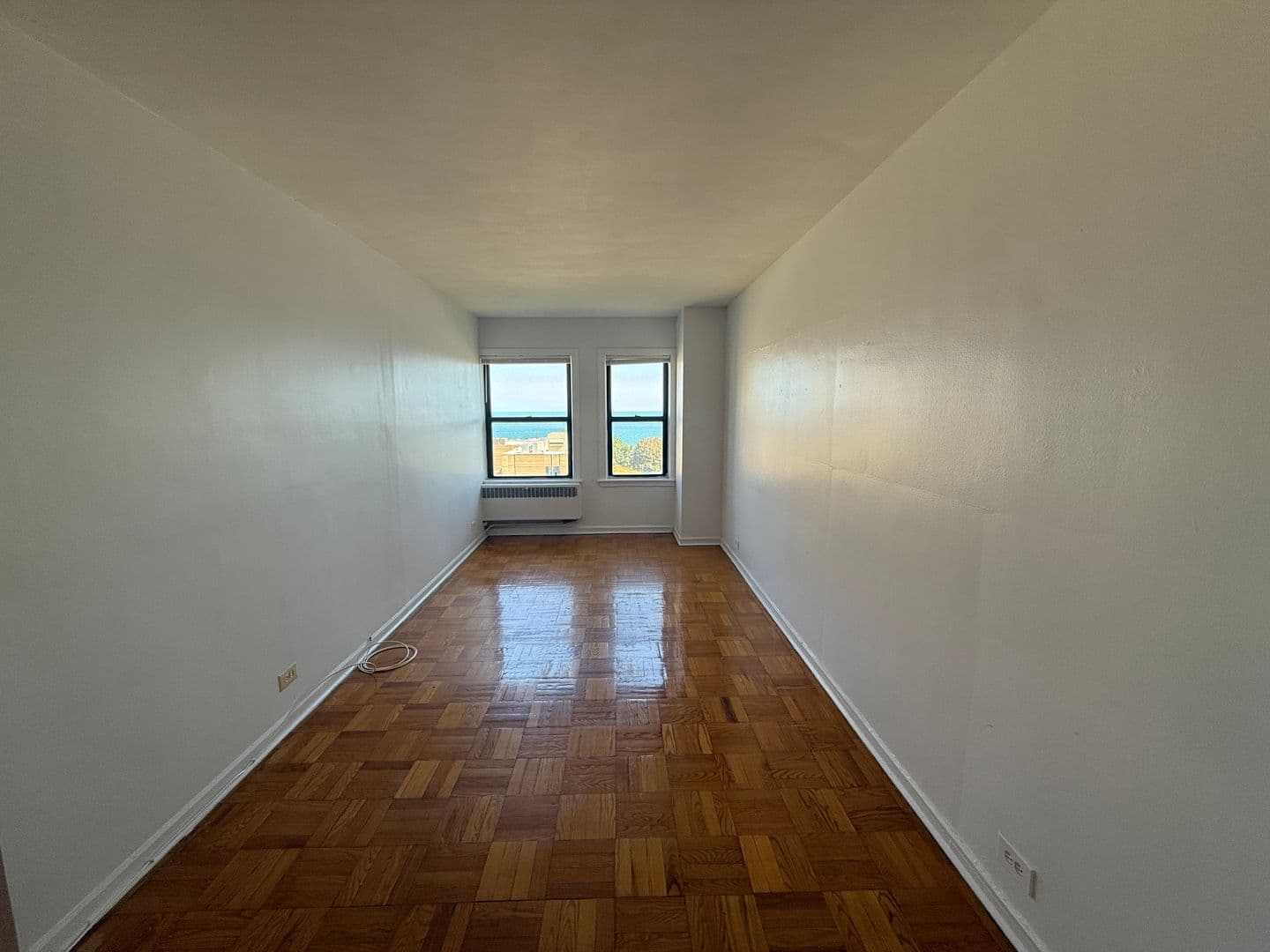 Chicago Apartment: 6230 N Kenmore