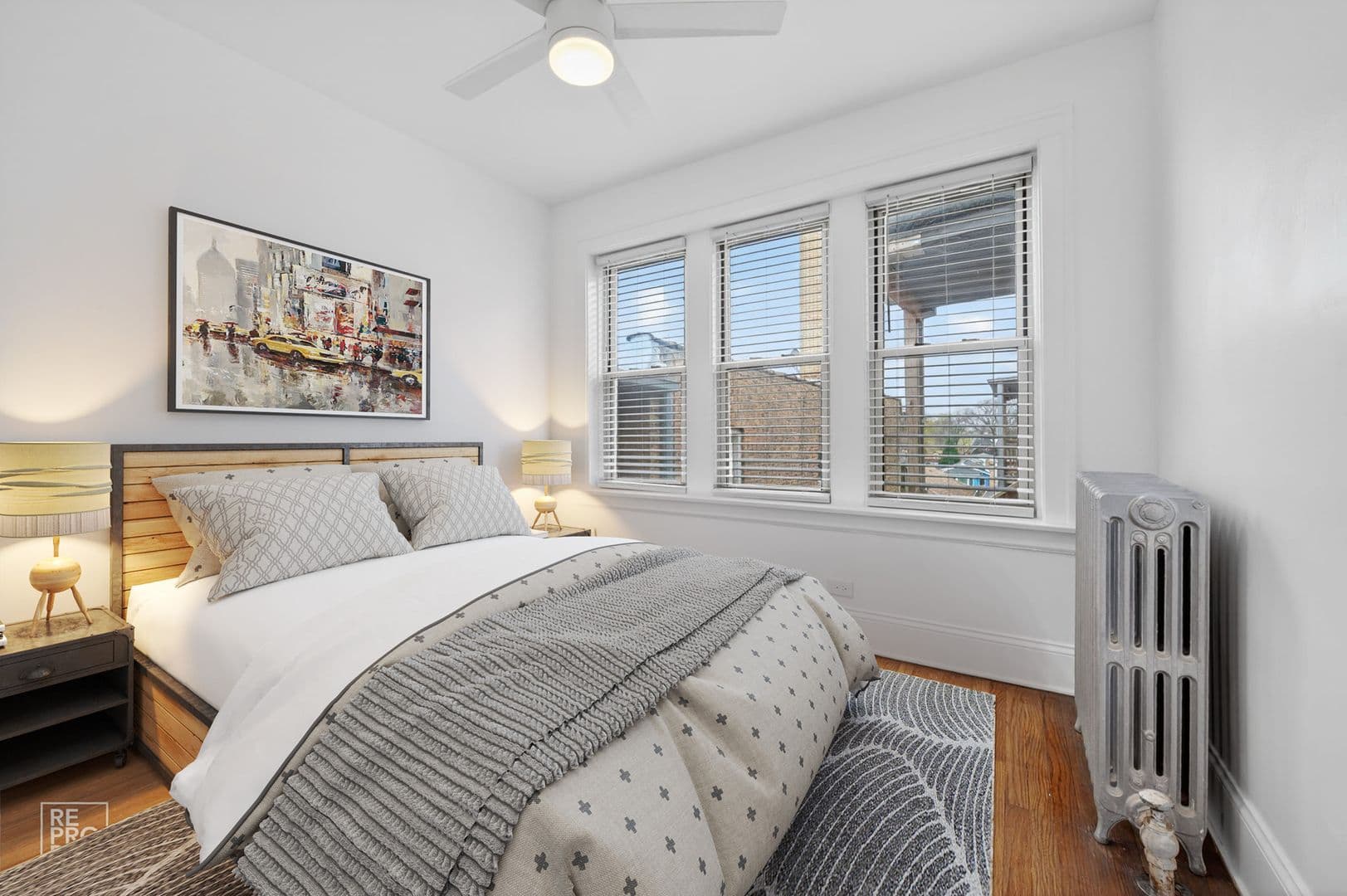 Chicago Apartment: 6310 N Artesian