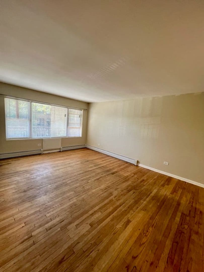 Chicago Apartment: 4801 N Ridgeway