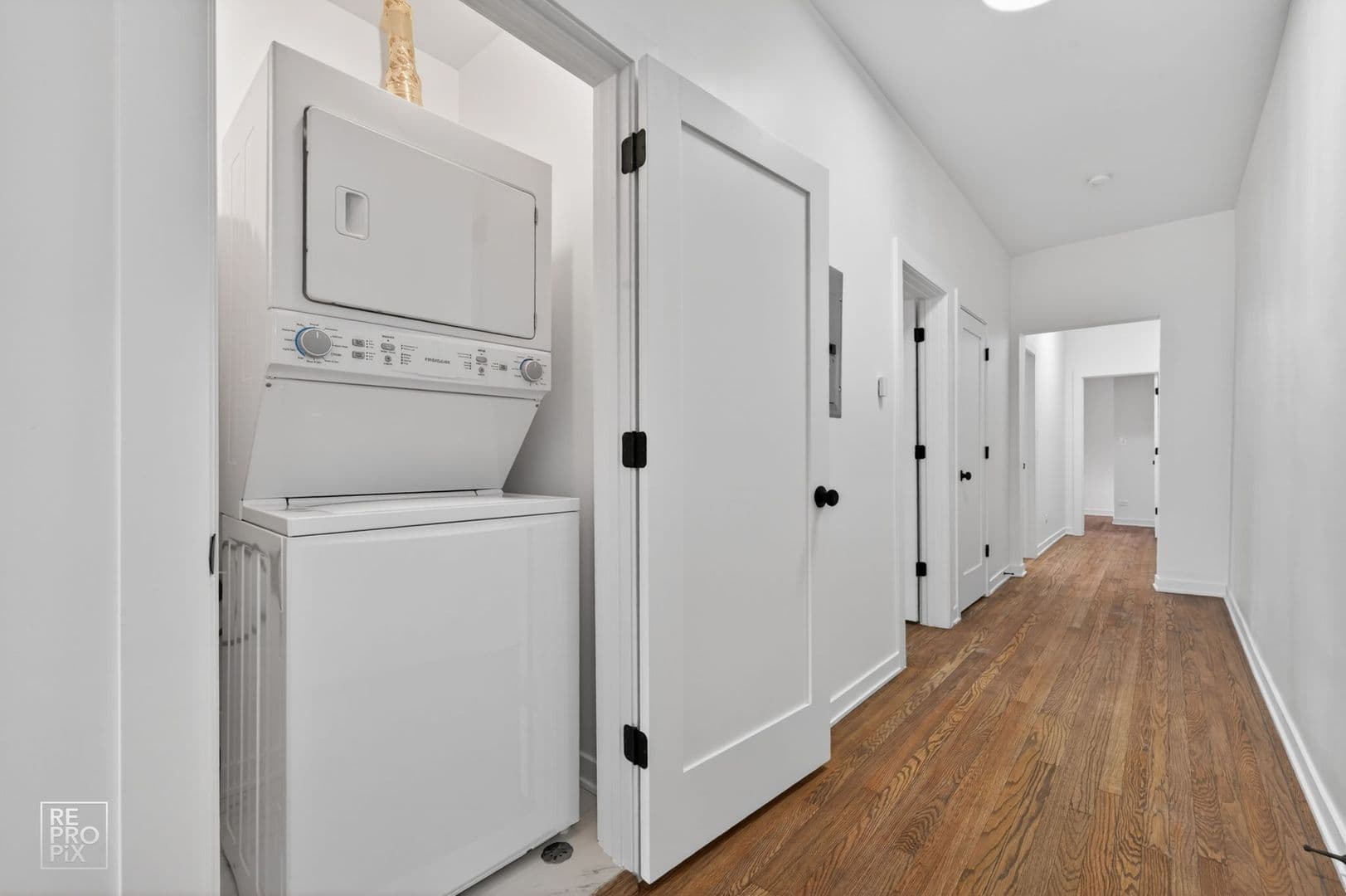 Chicago Apartment: 2154 W Arthur Ave