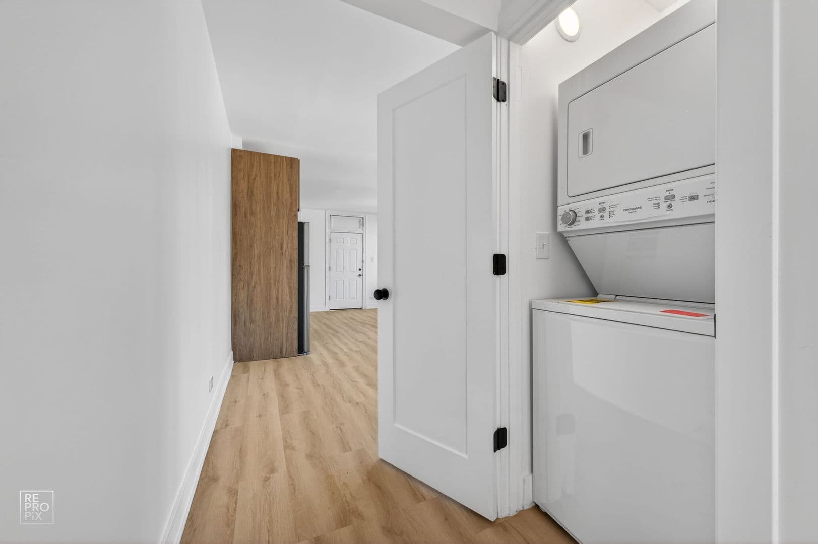 Chicago Apartment: 6310 N Artesian