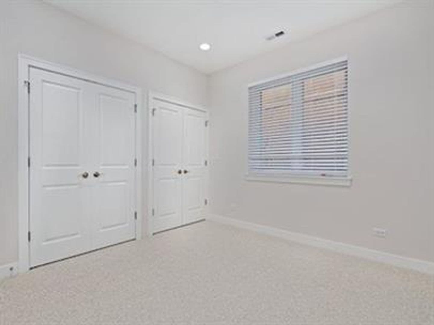Chicago Apartment: 3408 N. Milwaukee Avenue