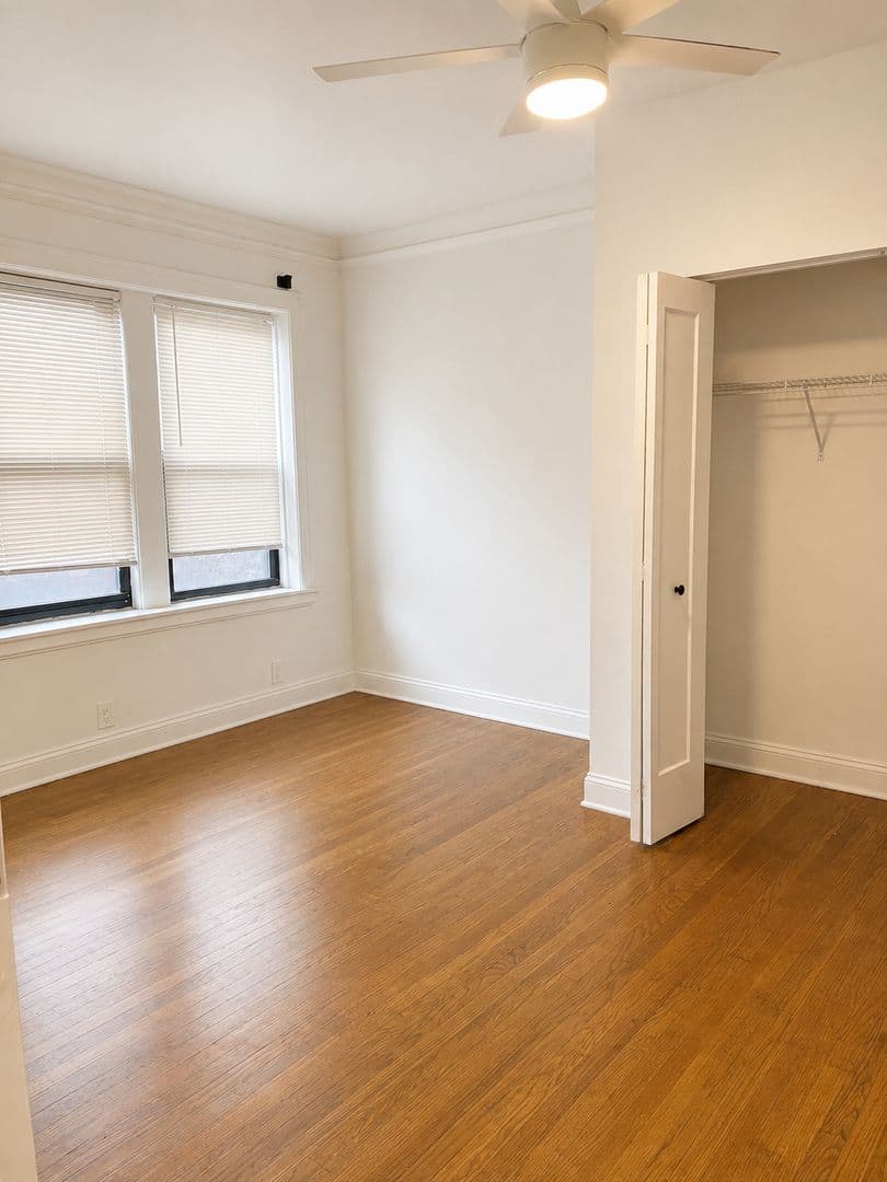Chicago Apartment: 2115 W Birchwood