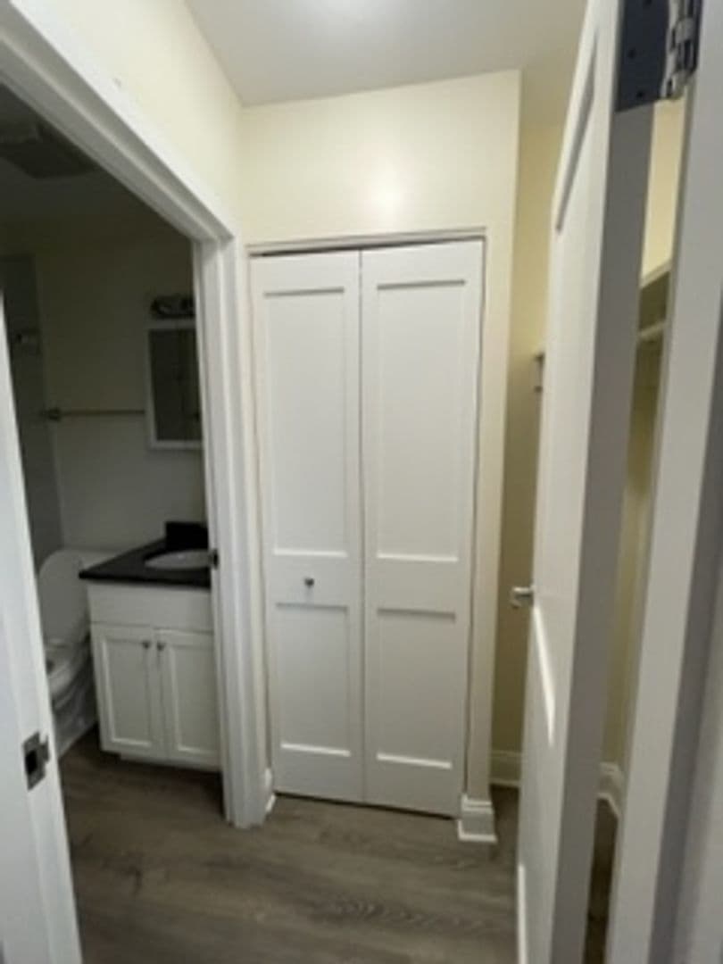 Chicago Apartment: 6633 N Sheridan Road