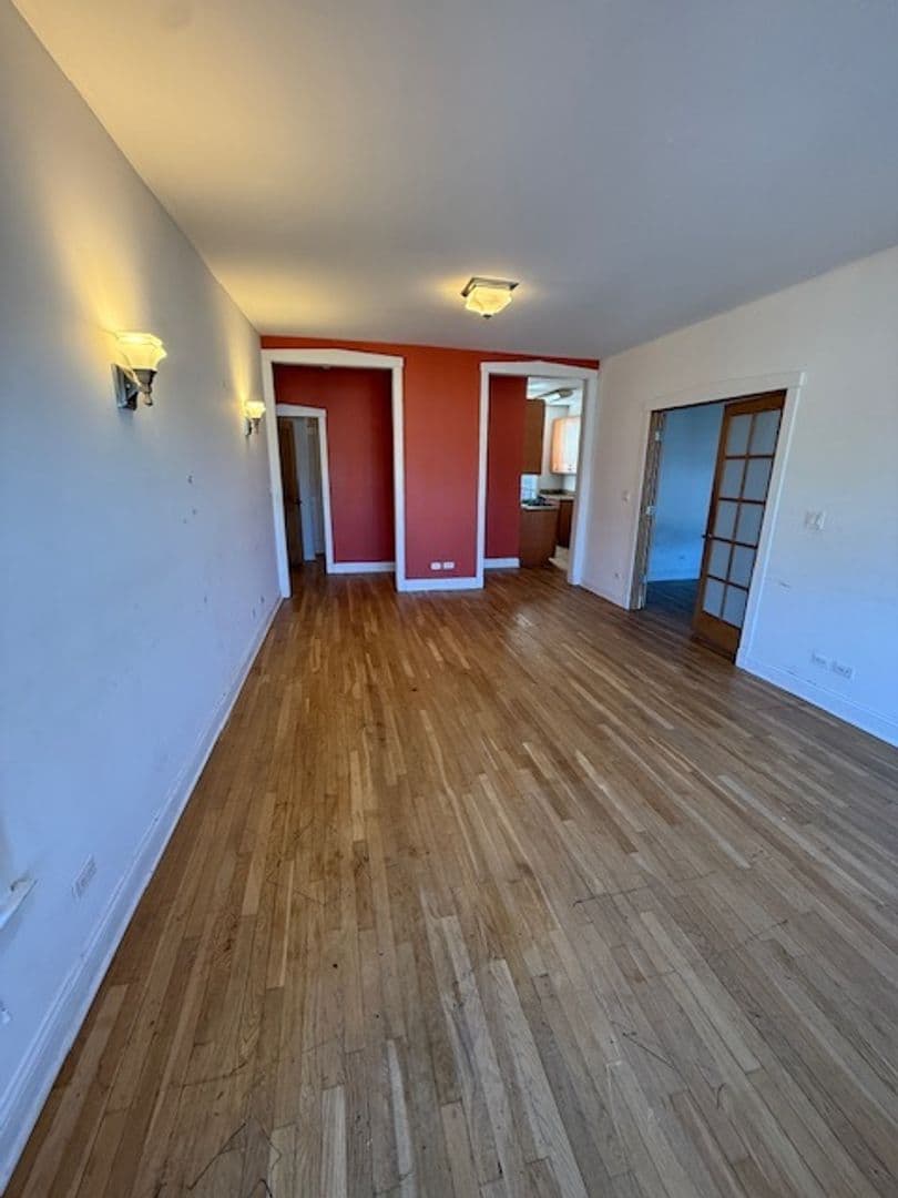 Chicago Apartment: 2139 W. Lunt Ave