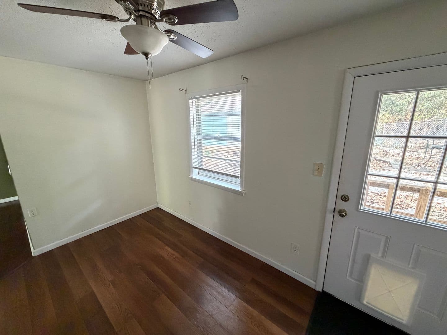 Fayetteville House: 1244 N Oak Ave