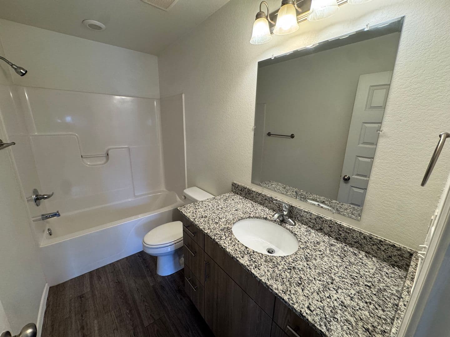 Fayetteville House: 1666 S Razorback Rd