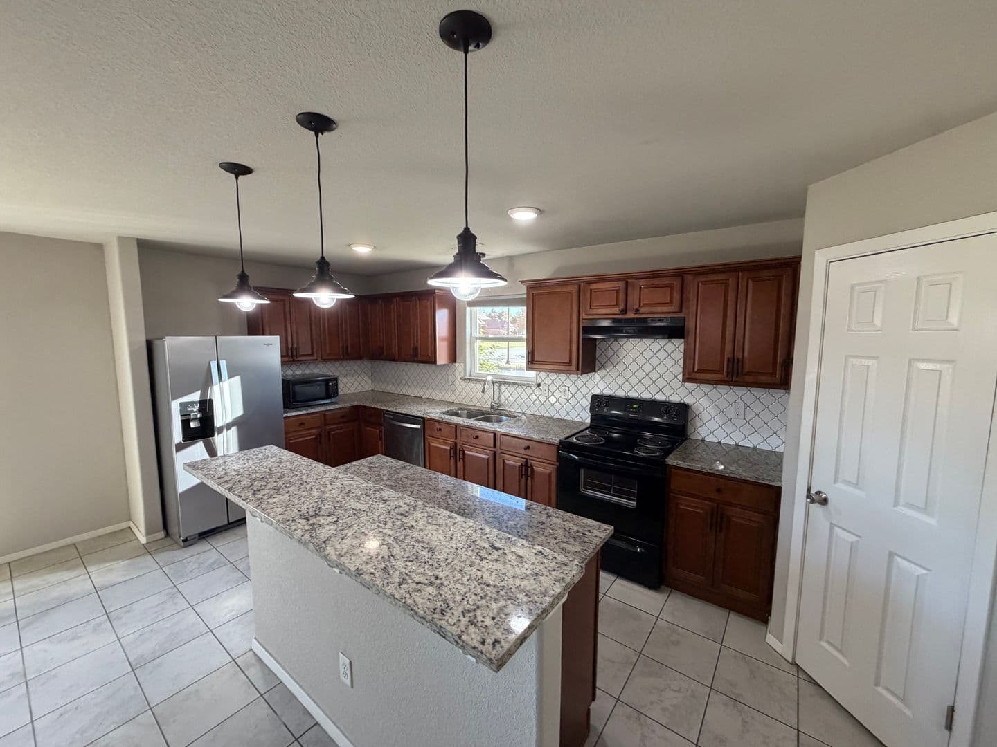 Bentonville House: 4300 SW Comstock Ave