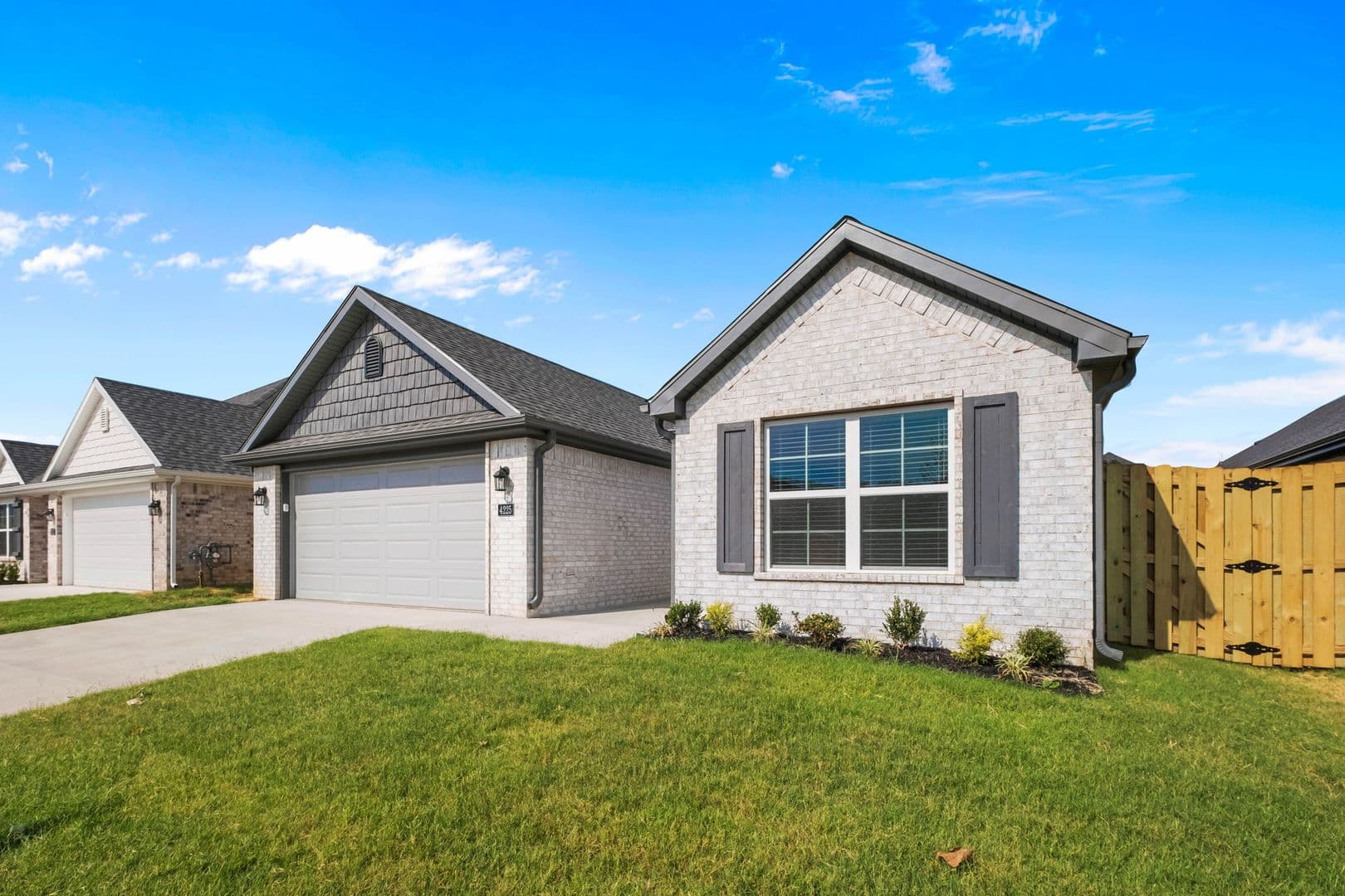 Fayetteville House: 4225 W Barhem Drive