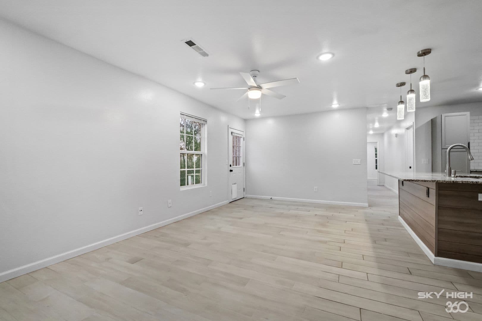 Fayetteville House: 731 S. Erika Ave