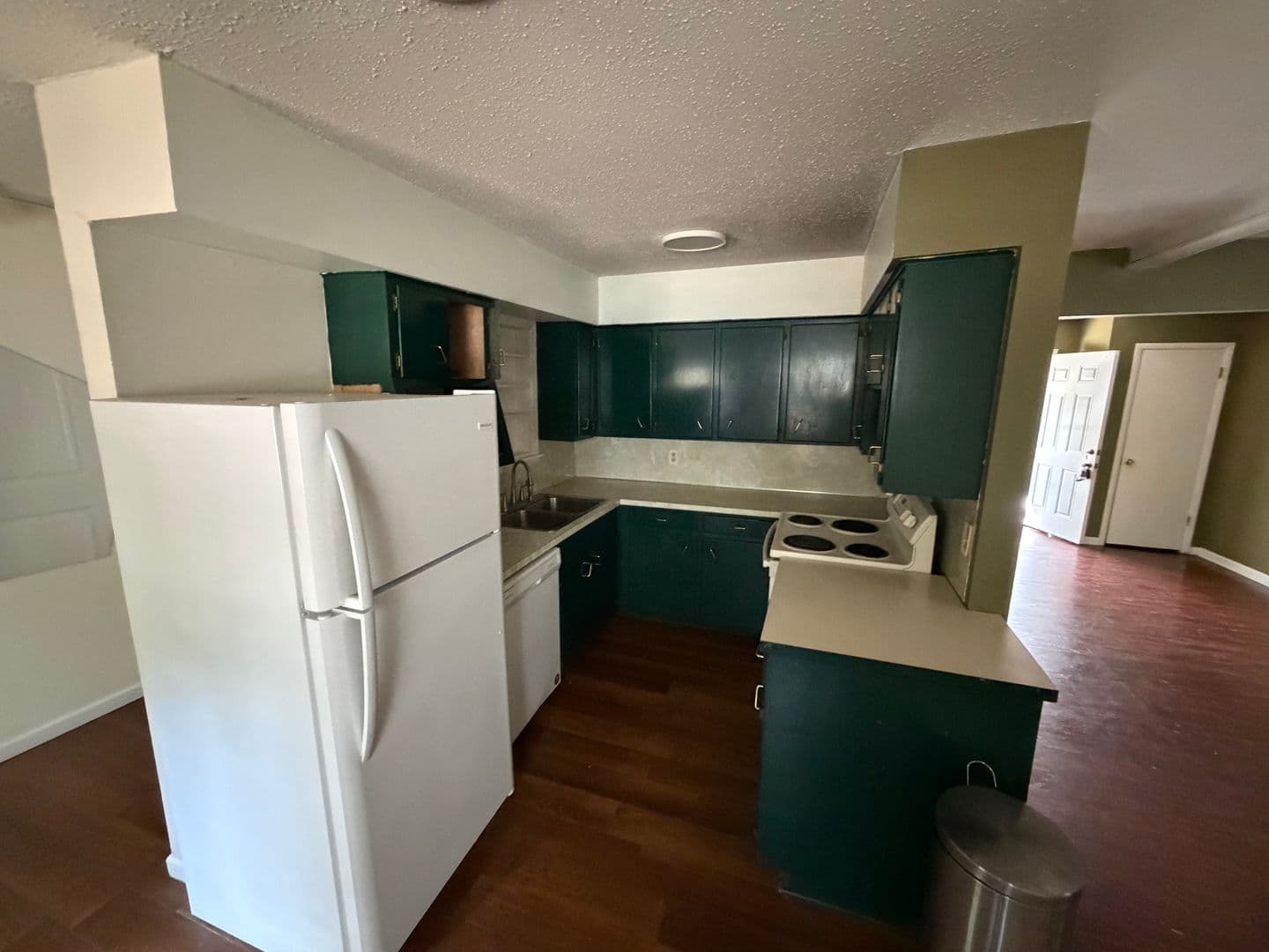 Fayetteville House: 1244 N Oak Ave