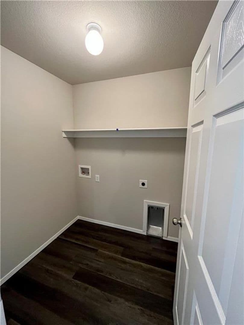 Fayetteville House: 909 E Egret Rd