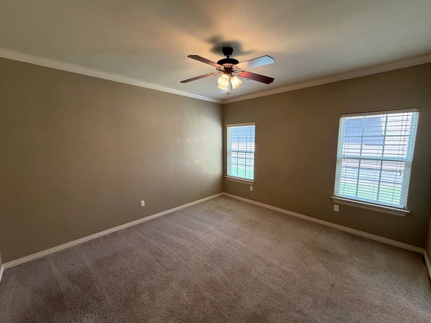 Fayetteville House: 537 Keats Drive