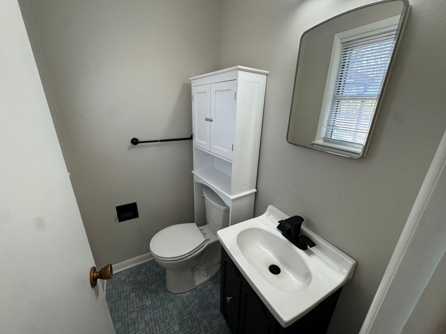 Fayetteville House: 119 W Miller St