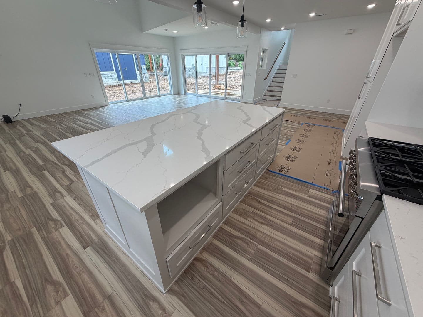 Fayetteville House: 916 N Sang Ave