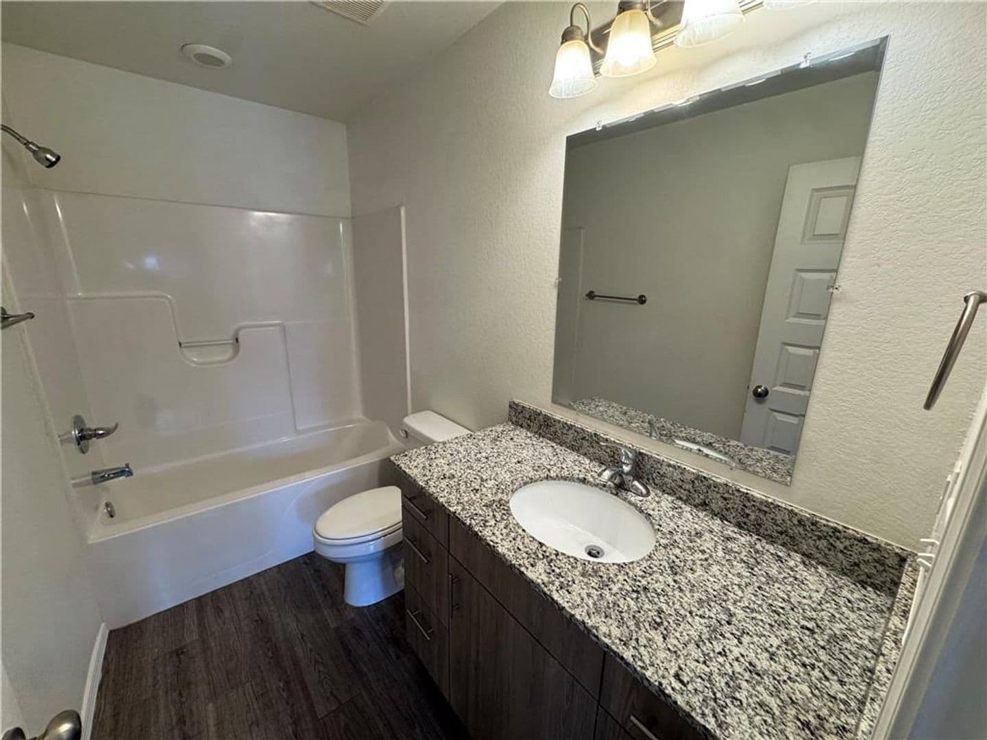Fayetteville House: 1520 S Razorback Rd