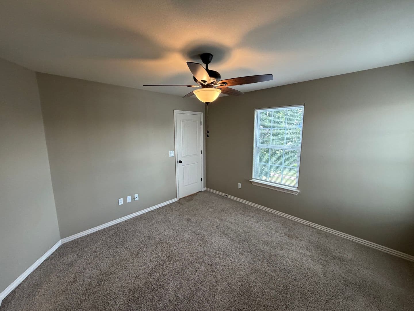 Fayetteville House: 537 Keats Drive
