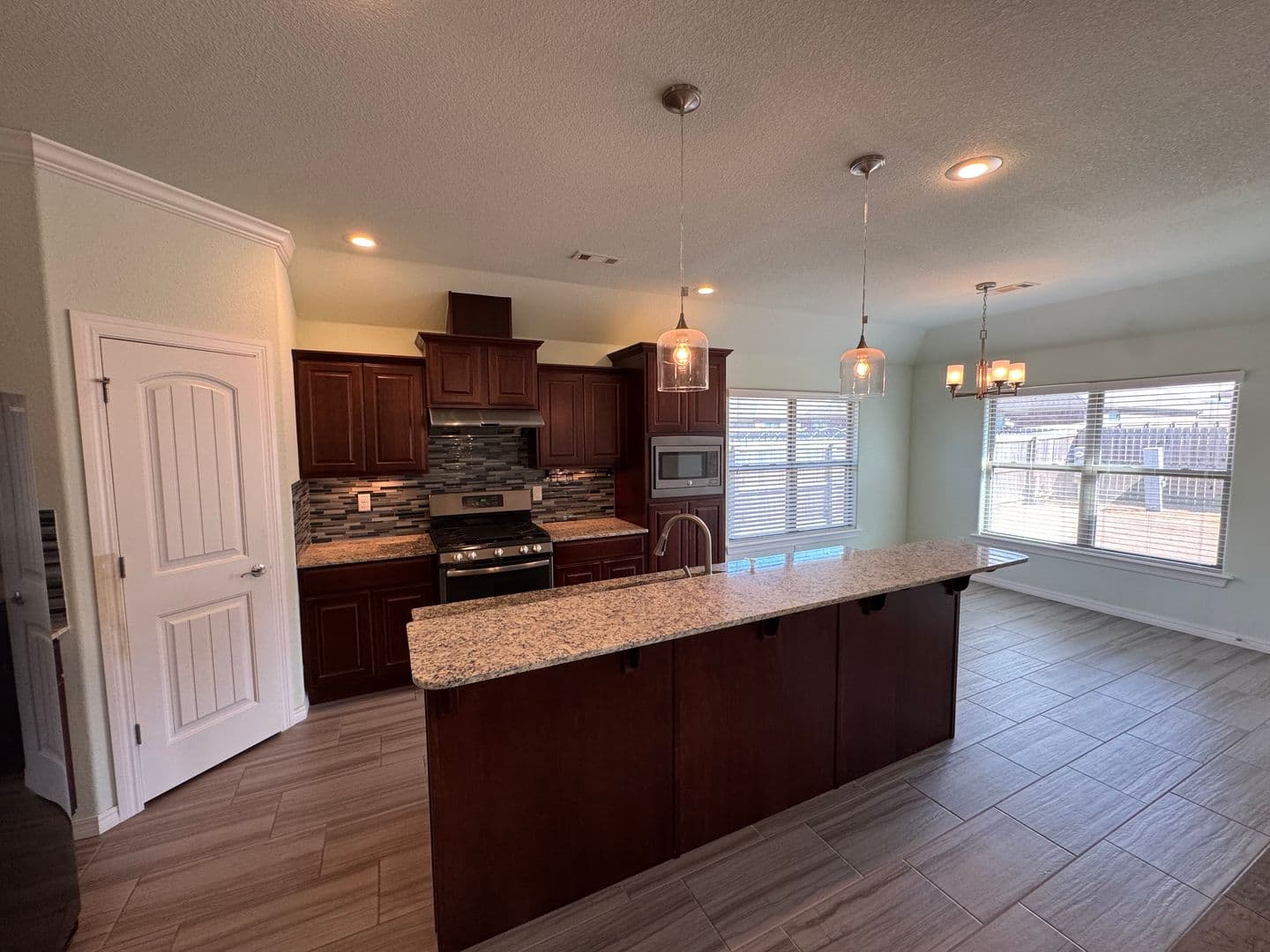 Fayetteville House: 4849 W Oldham Dr