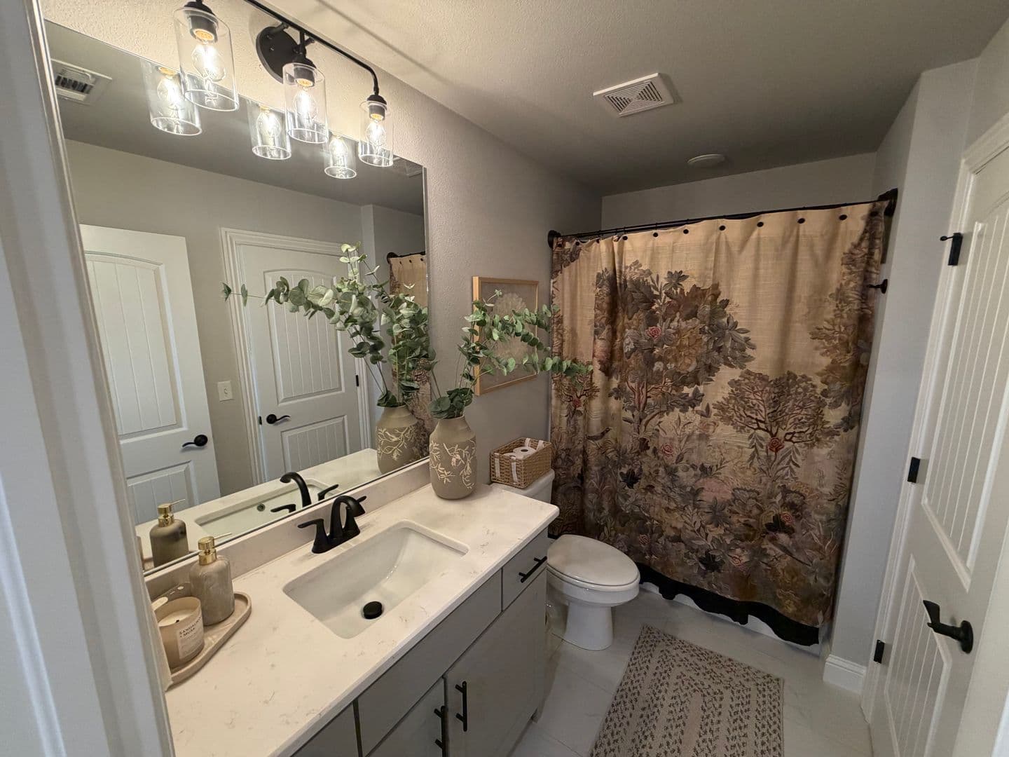 Bentonville House: 2816 SW Arlington Blvd