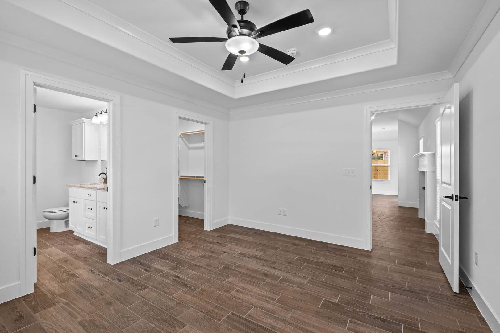 Fayetteville House: 4225 W Barhem Drive