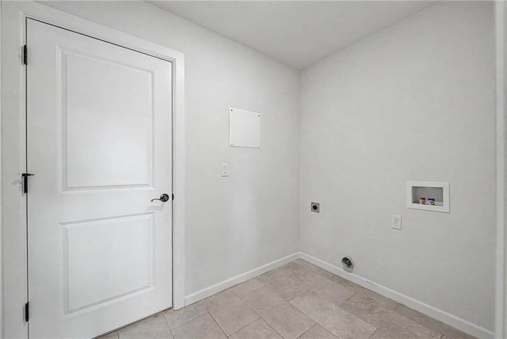 Fayetteville House: 4479 W Topeka St