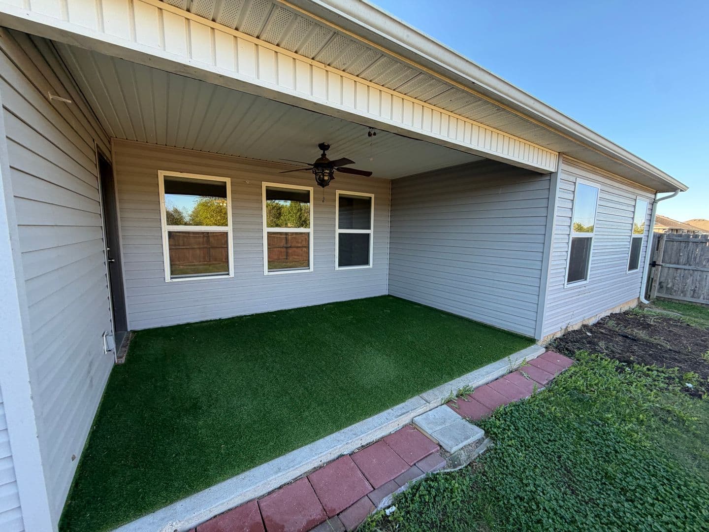 Bentonville House: 4300 SW Comstock Ave
