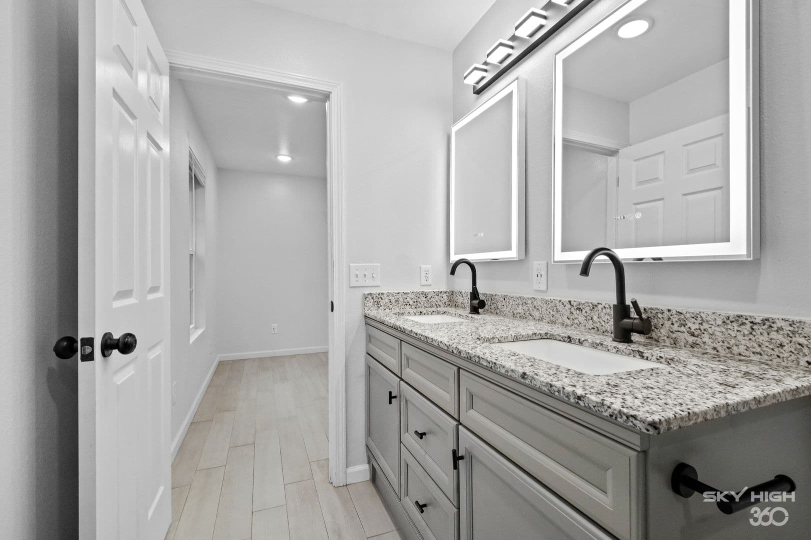 Fayetteville House: 731 S. Erika Ave