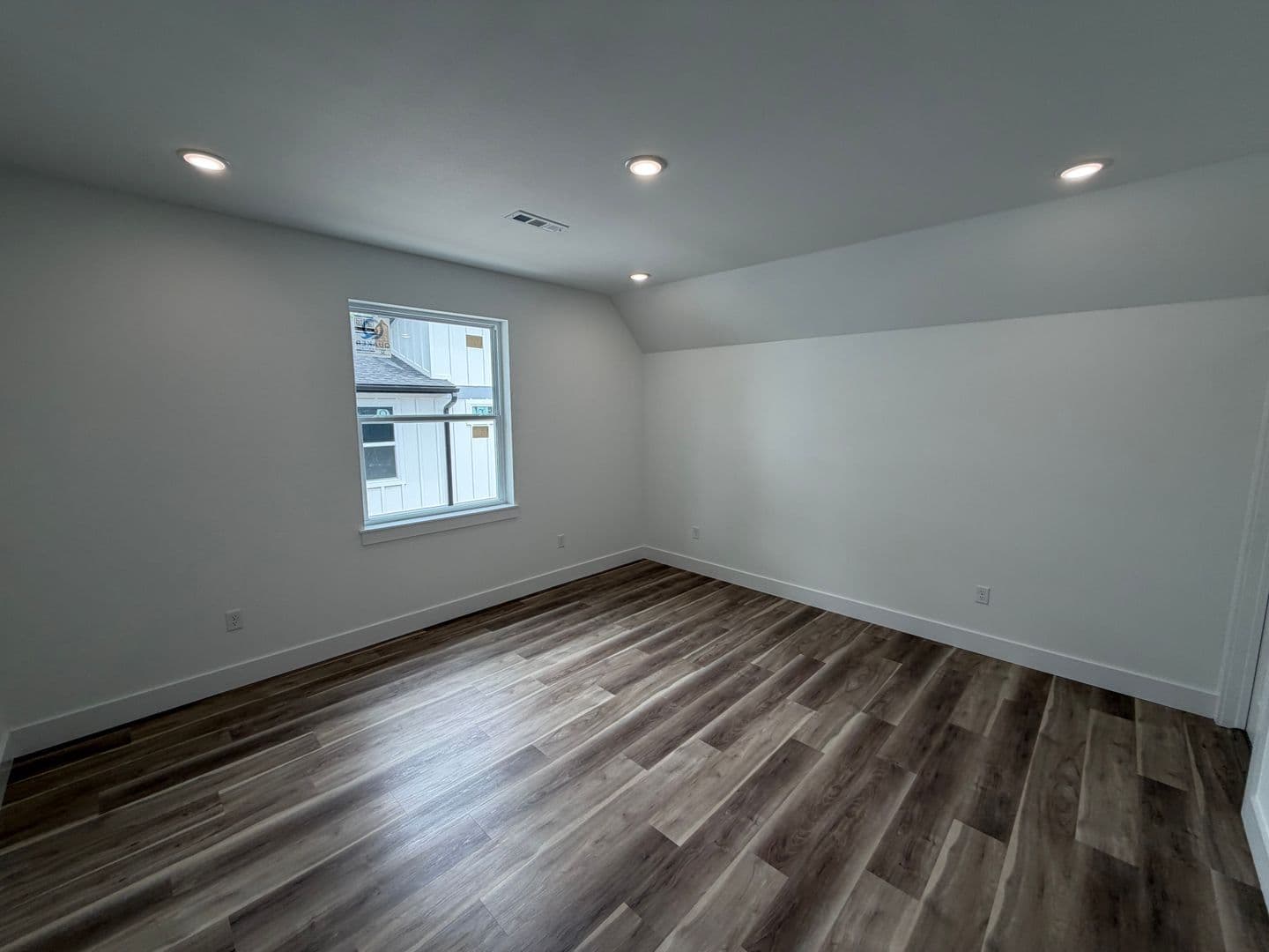 Fayetteville House: 916 N Sang Ave