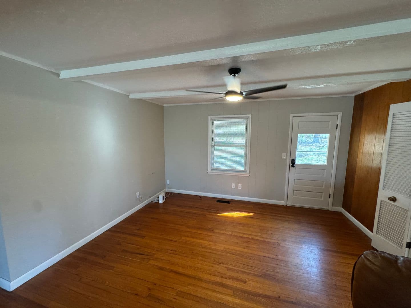 Fayetteville House: 119 W Miller St