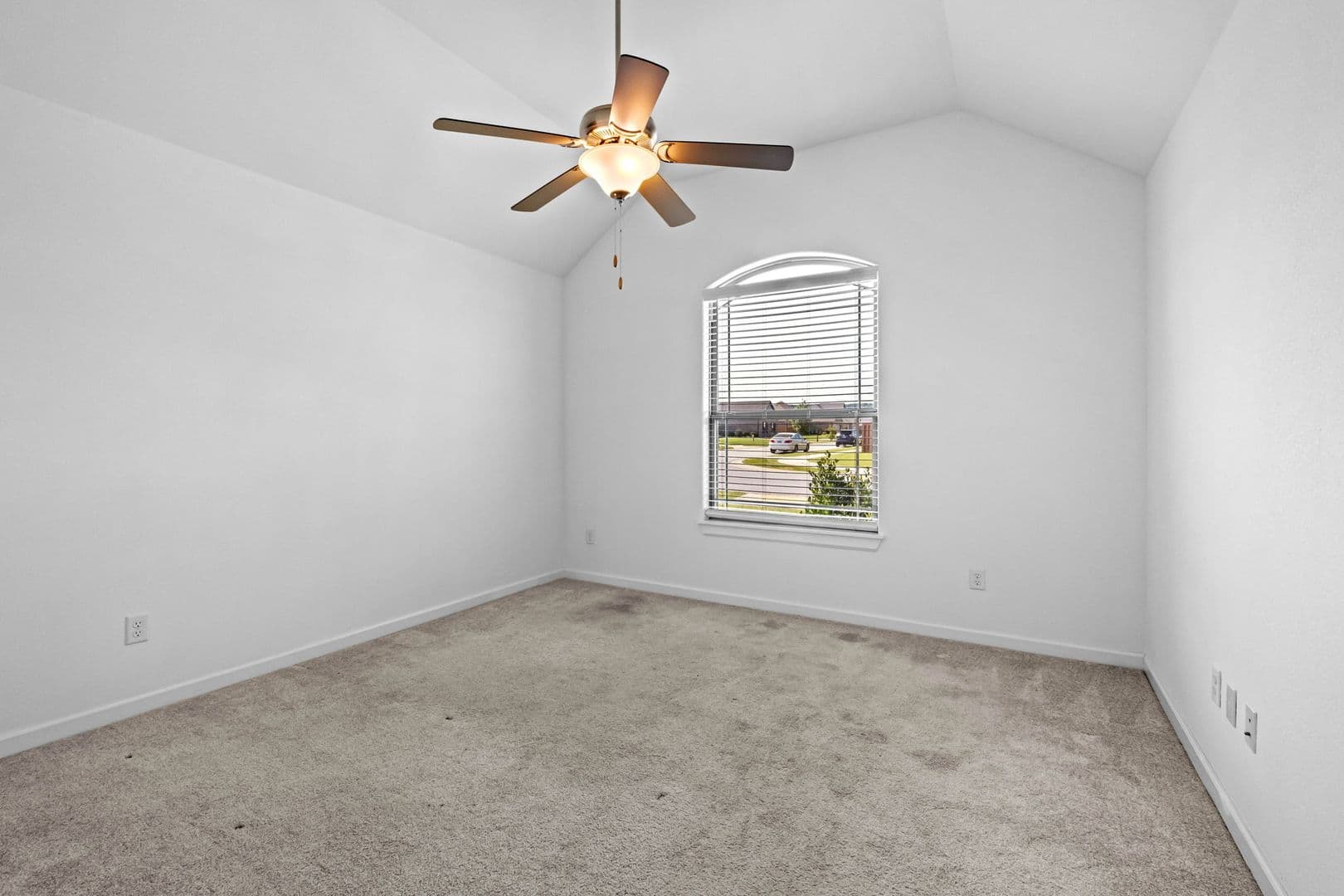 Fayetteville House: 4304 W Newton Ave