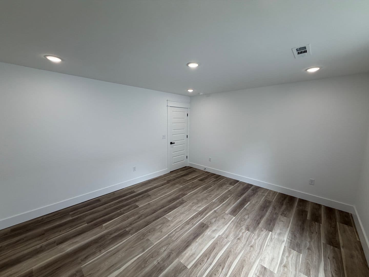 Fayetteville House: 916 N Sang Ave