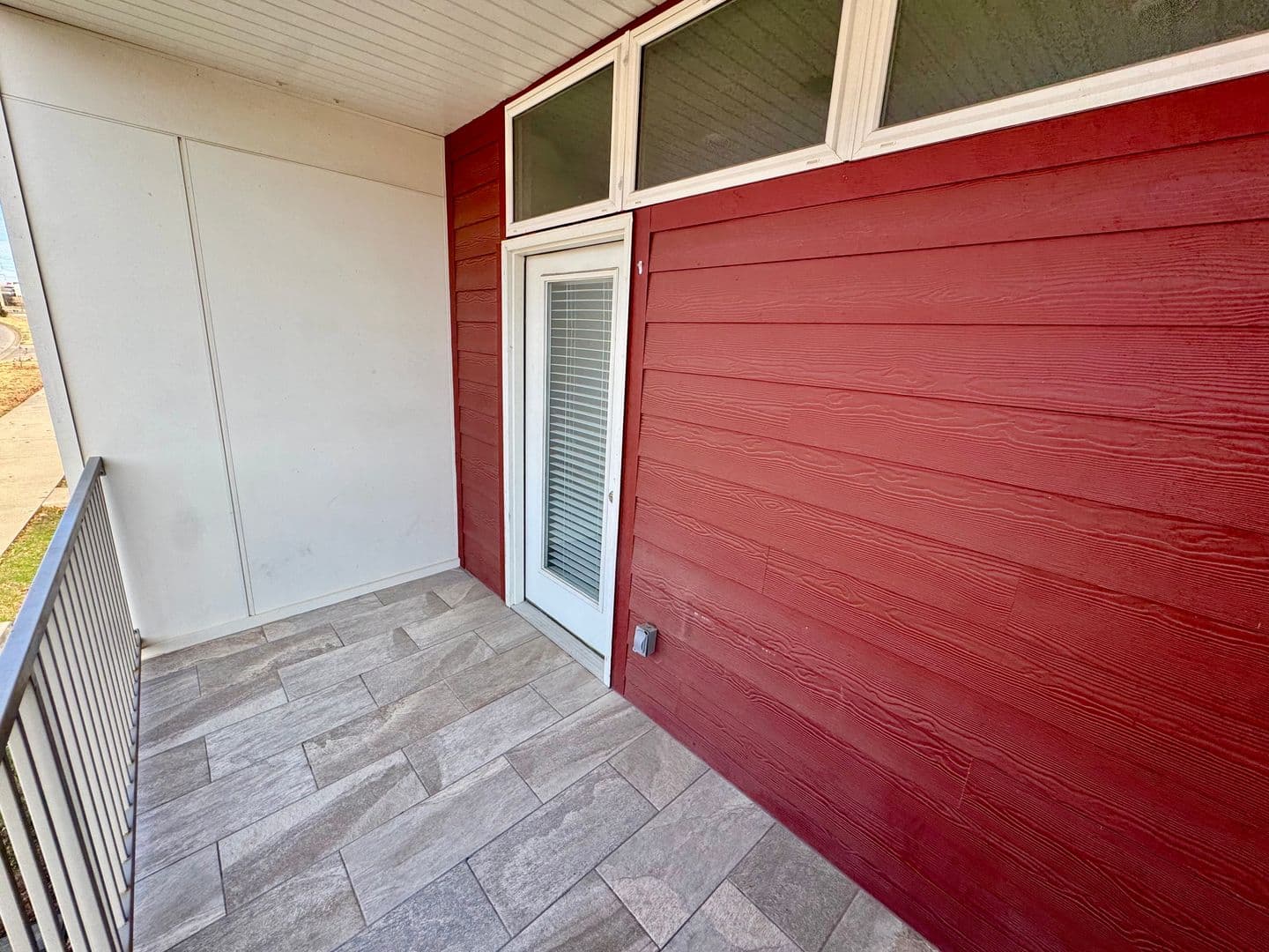 Fayetteville House: 1636 S Razorback Rd