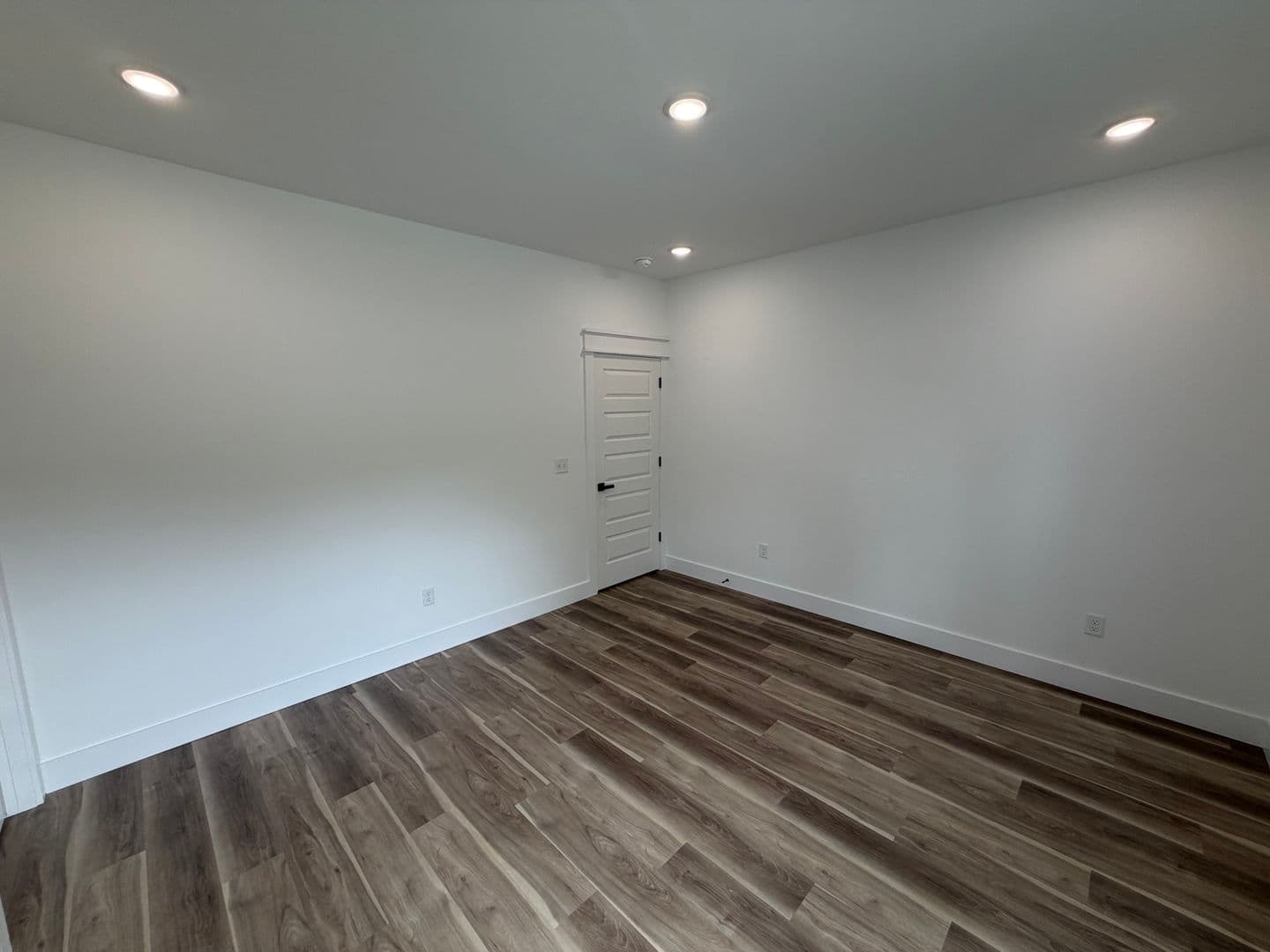 Fayetteville House: 916 N Sang Ave