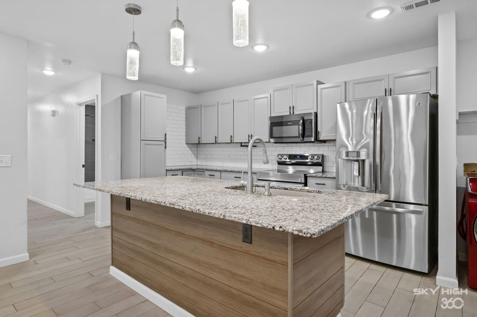 Fayetteville House: 731 S. Erika Ave