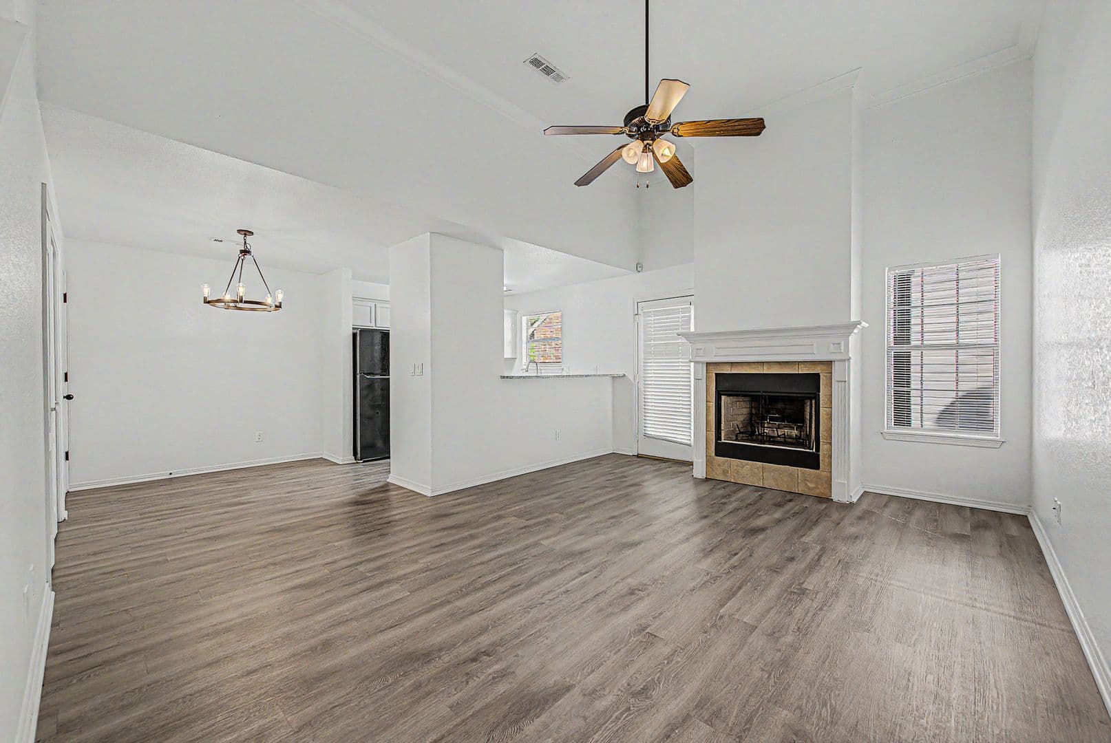 Fayetteville House: 688 W Sycamore St