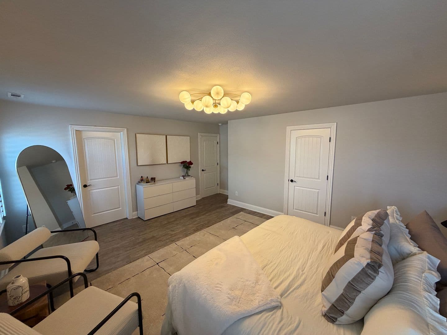 Bentonville House: 2816 SW Arlington Blvd