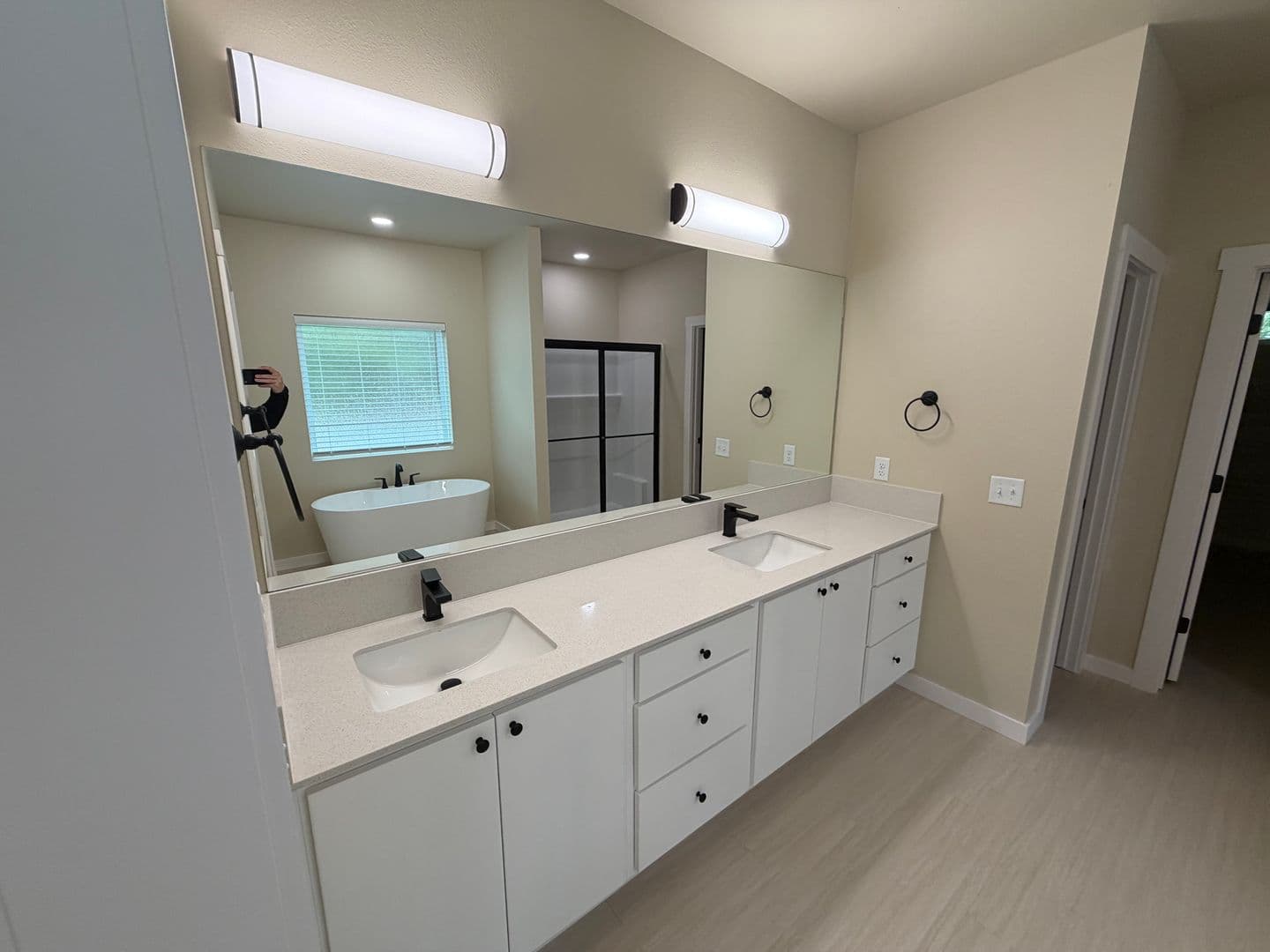 Fayetteville House: 1537 E 5th St