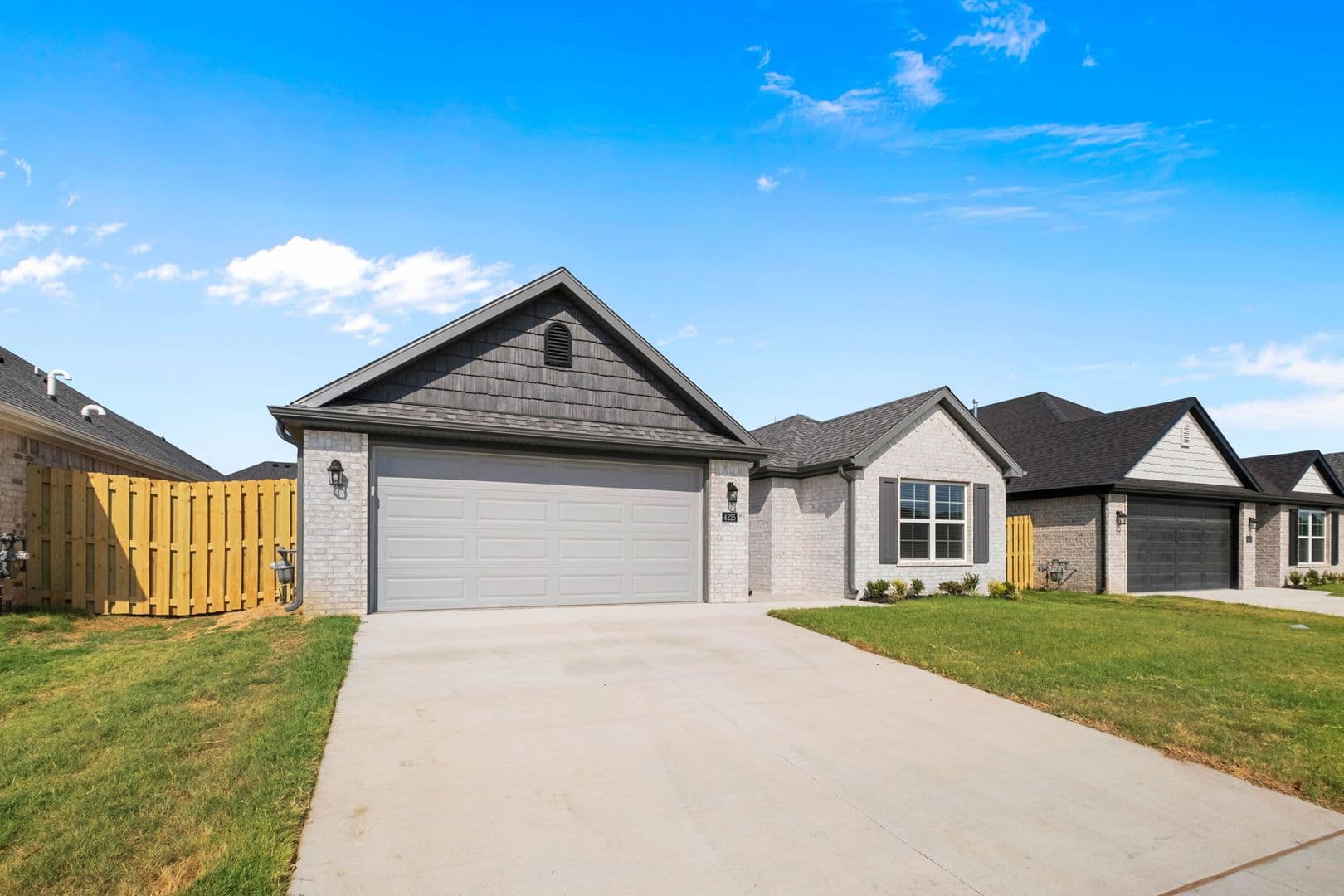 Fayetteville House: 4225 W Barhem Drive