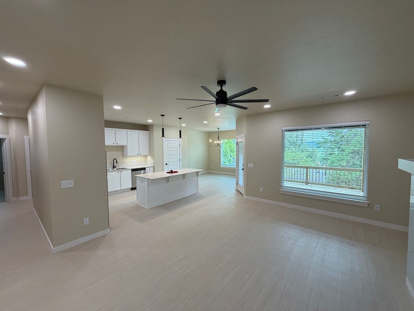 Fayetteville House: 1537 E 5th St