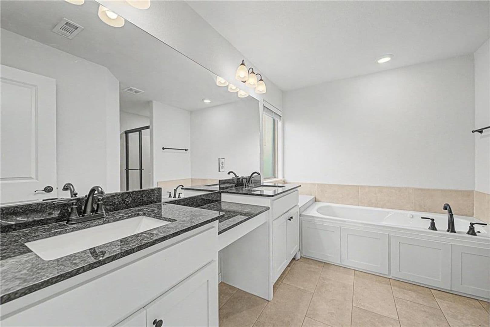 Fayetteville House: 4479 W Topeka St