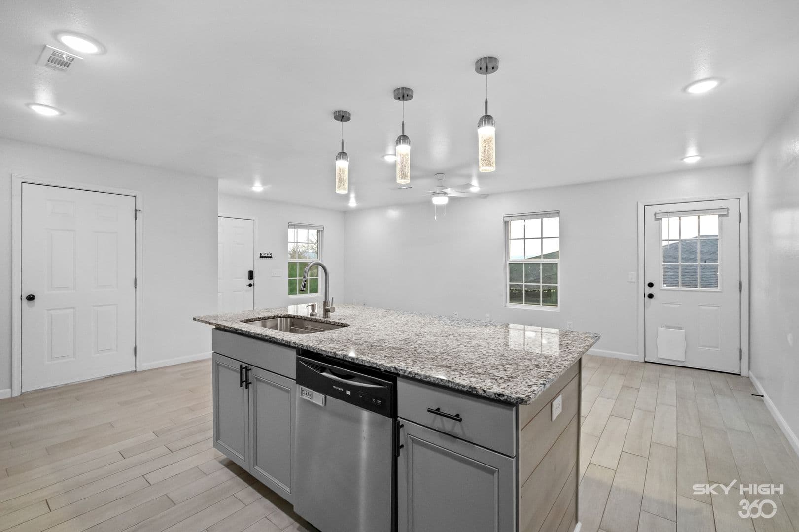 Fayetteville House: 731 S. Erika Ave