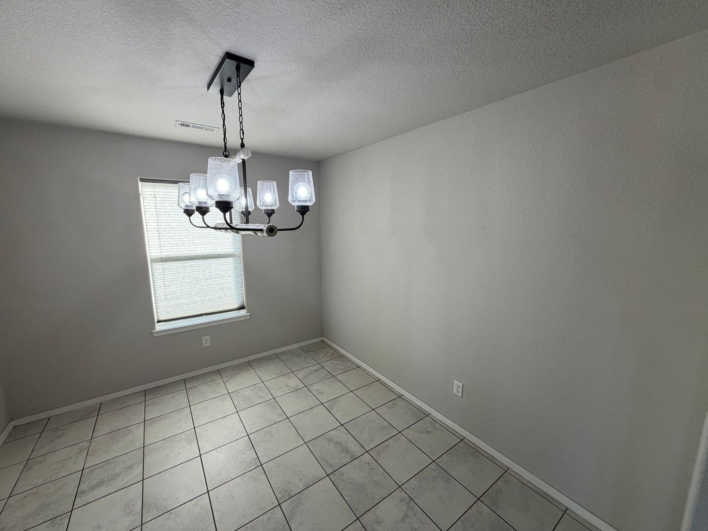 Bentonville House: 4300 SW Comstock Ave