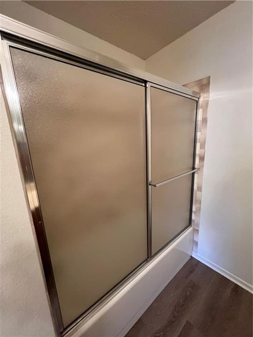 Rogers House: 320 S 11th Pl